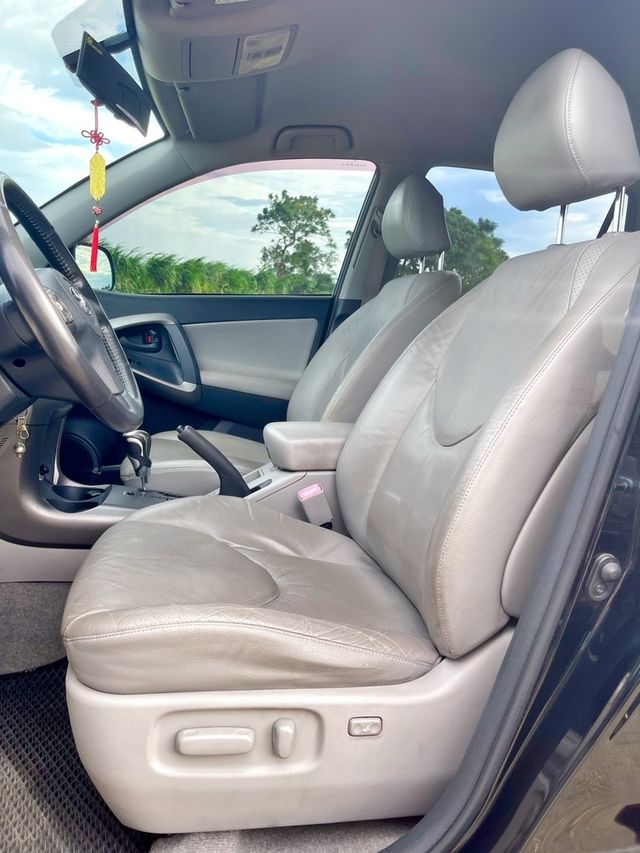 TOYOTA豐田 RAV4  第8張相片