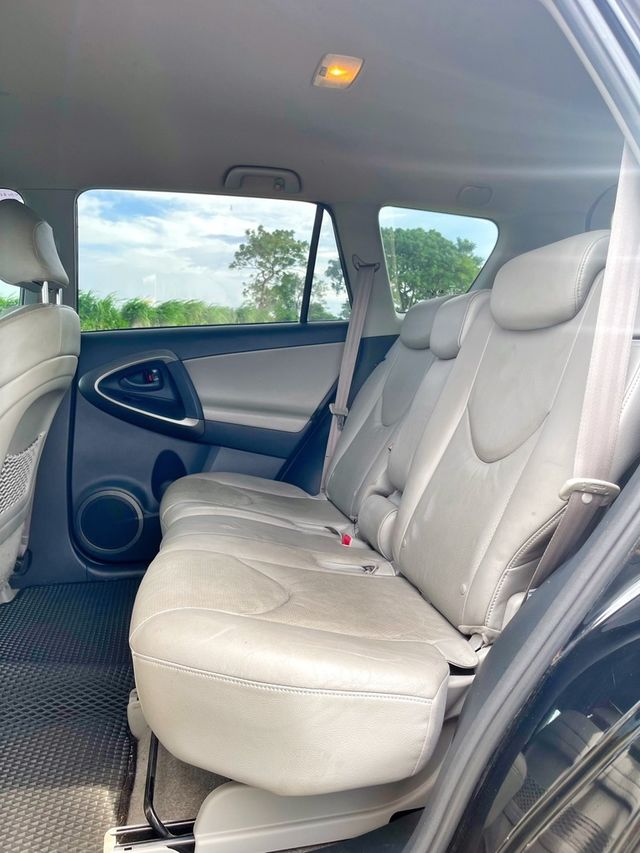 TOYOTA豐田 RAV4  第9張相片