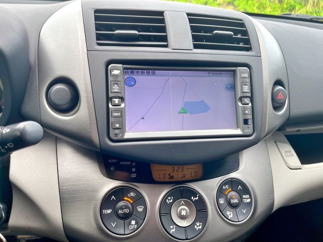 TOYOTA豐田 RAV4  第12張相片