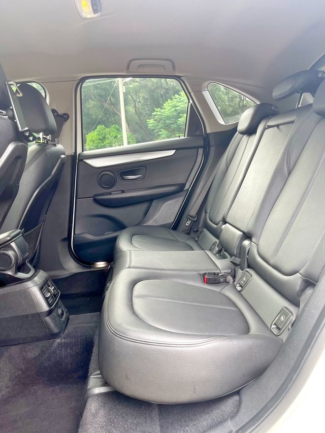 BMW寶馬 218I  第8張相片