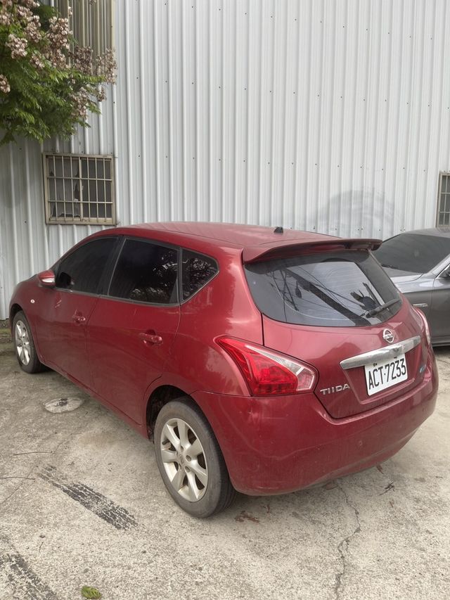 NISSAN日產 TIIDA  第3張相片