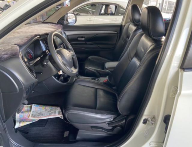 MITSUBISHI三菱 OUTLANDER  第3張相片