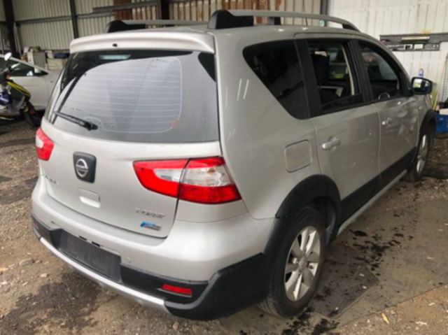 NISSAN日產 LIVINA  第2張相片