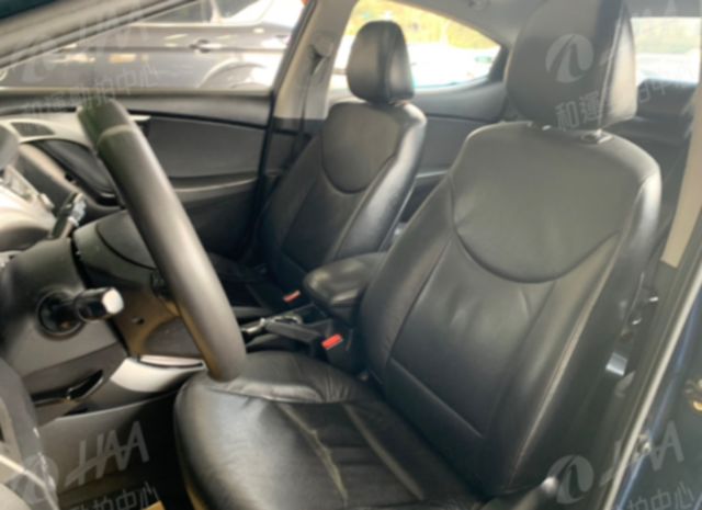 HYUNDAI現代 ELANTRA  第4張相片
