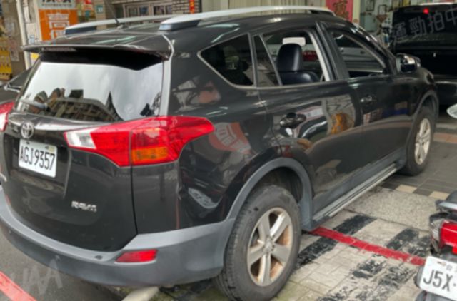 TOYOTA豐田 RAV4  第2張相片