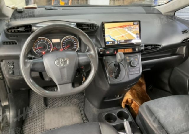 TOYOTA豐田 WISH  第5張相片