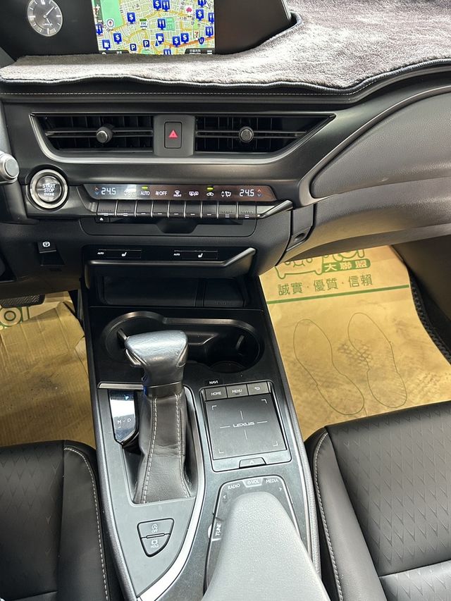 LEXUS凌志 UX200  第21張相片