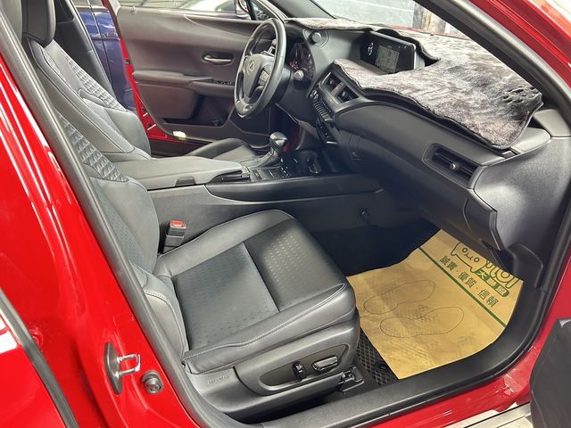 LEXUS凌志 UX200  第31張相片