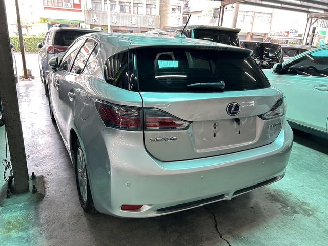LEXUS凌志 CT200H  第3張相片