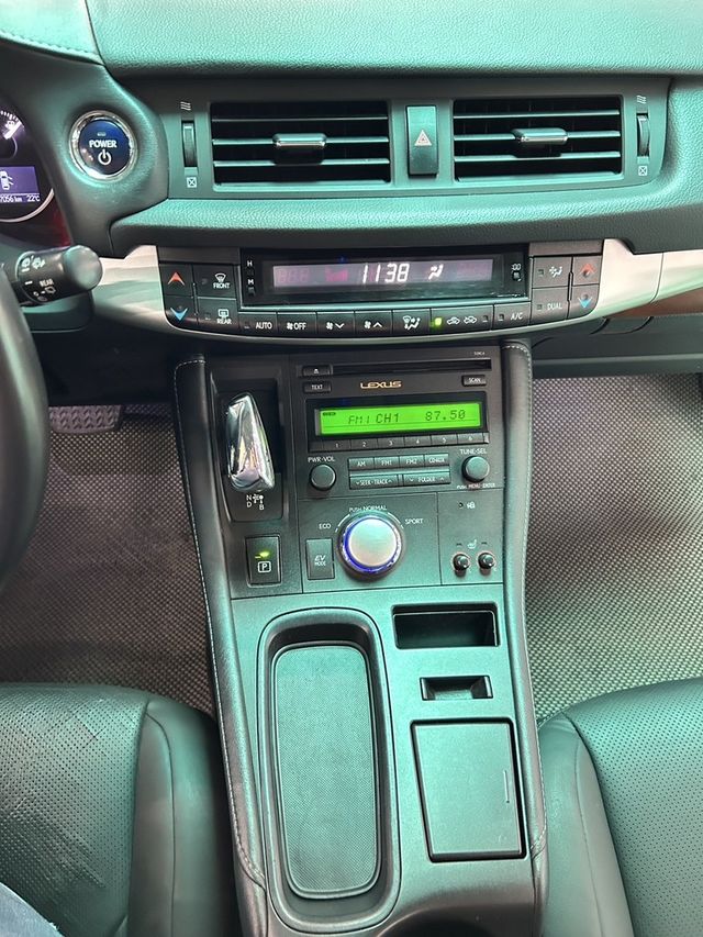 LEXUS凌志 CT200H  第21張相片