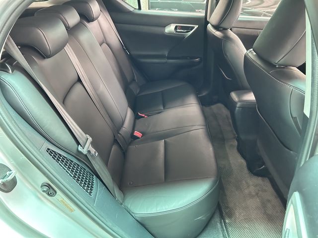 LEXUS凌志 CT200H  第31張相片