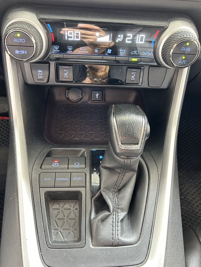TOYOTA豐田 RAV4  第13張相片
