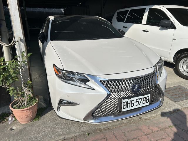 LEXUS凌志 ES300H  第6張相片