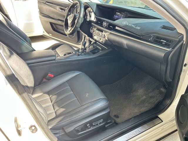 LEXUS凌志 ES300H  第17張相片