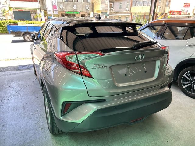 TOYOTA豐田 C-HR  第3張相片