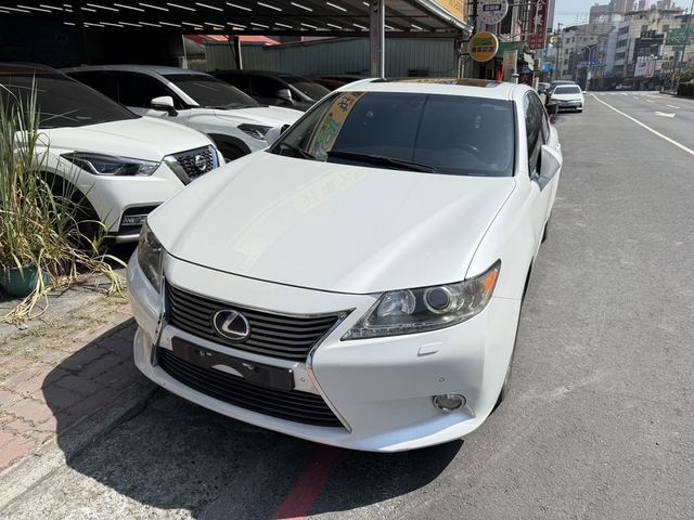 LEXUS凌志 ES300H  第1張相片