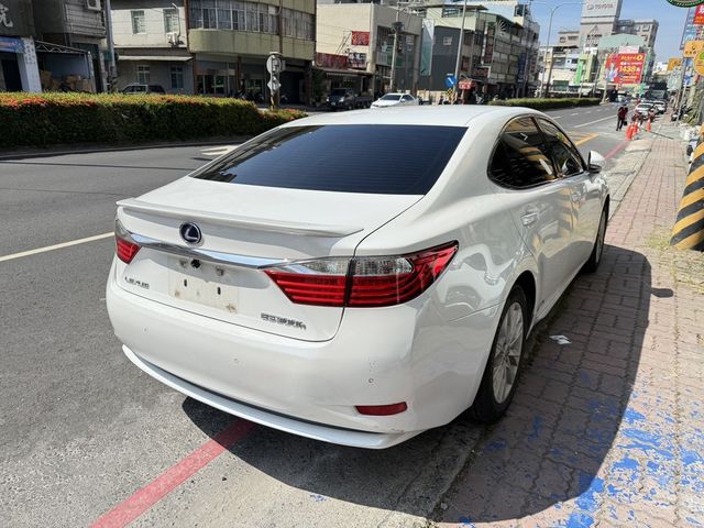 LEXUS凌志 ES300H  第4張相片