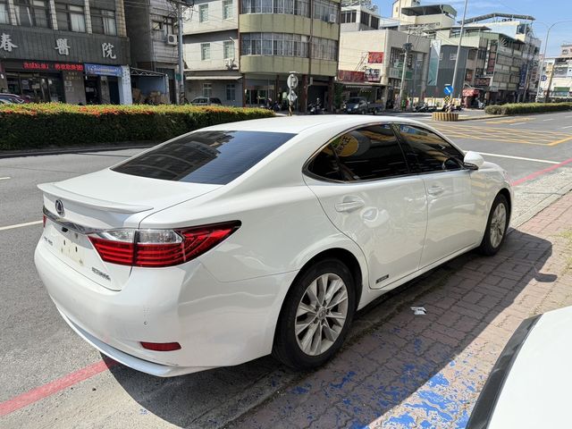 LEXUS凌志 ES300H  第5張相片