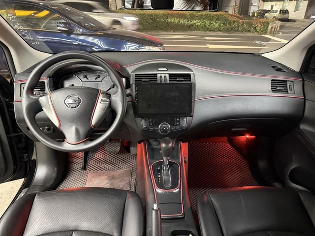 NISSAN日產 TIIDA  第9張相片