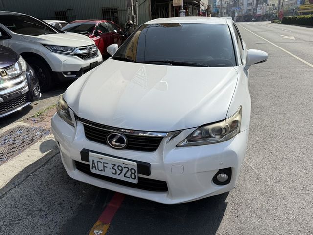 LEXUS凌志 CT200H  第1張相片