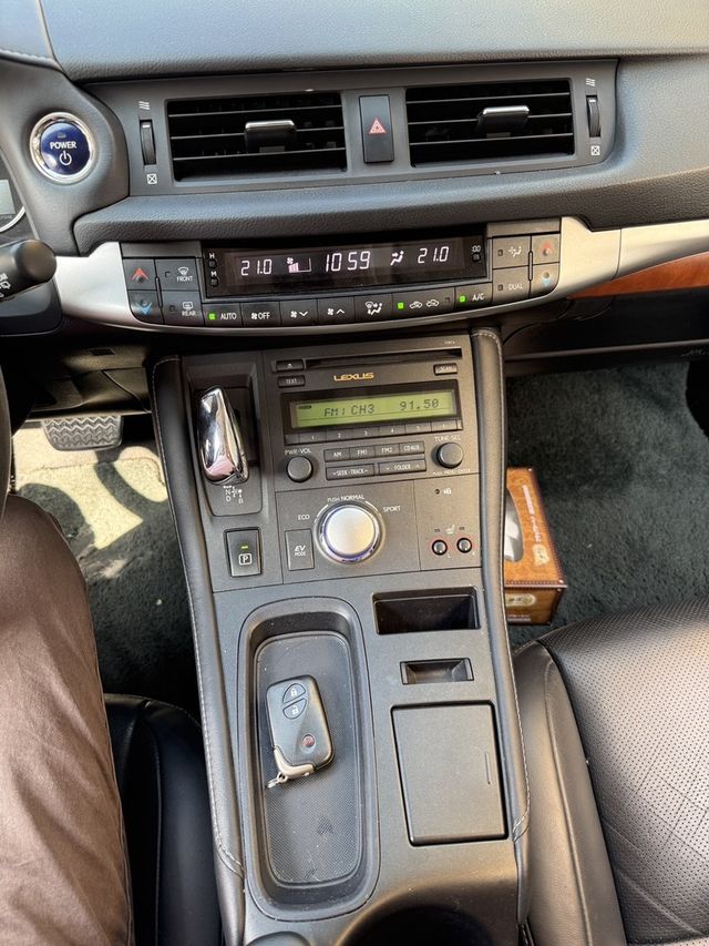LEXUS凌志 CT200H  第11張相片