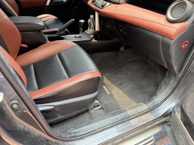 TOYOTA豐田 RAV4  第15張相片