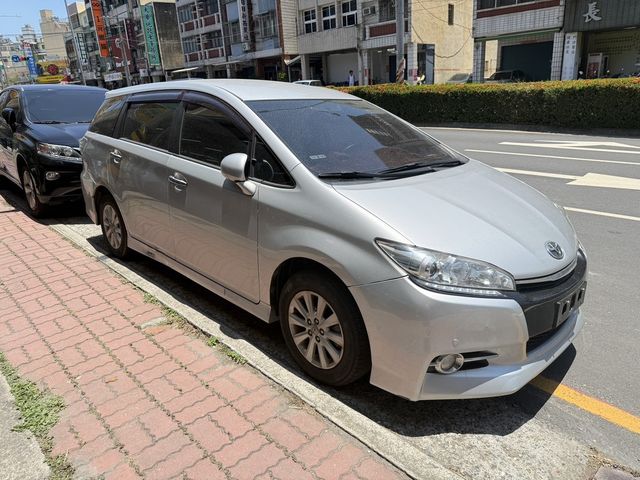 TOYOTA豐田 WISH  第5張相片