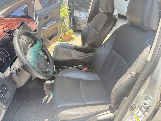 TOYOTA豐田 WISH  第7張相片
