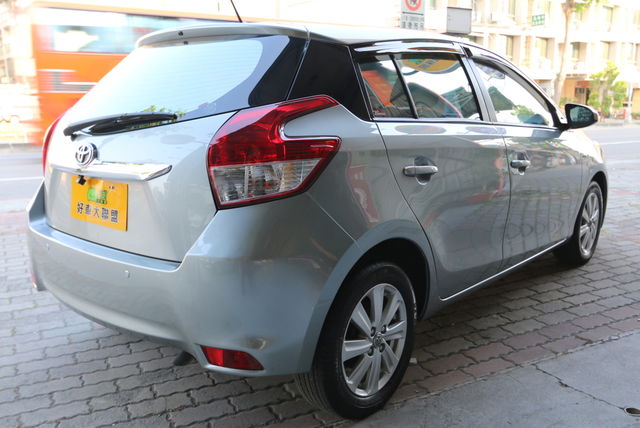 TOYOTA豐田 YARIS  第2張相片