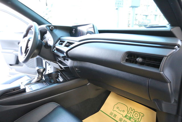 LEXUS凌志 UX200  第12張相片