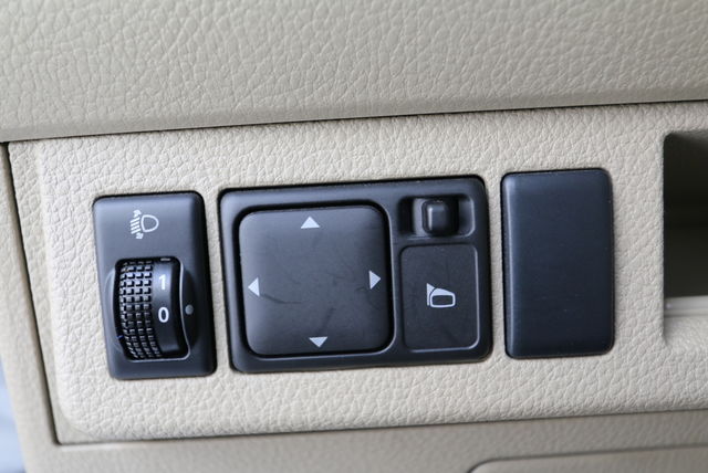 NISSAN日產 TIIDA  第15張相片