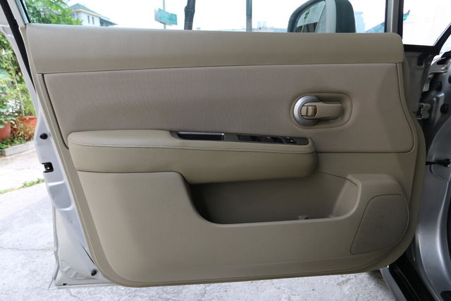 NISSAN日產 TIIDA  第16張相片