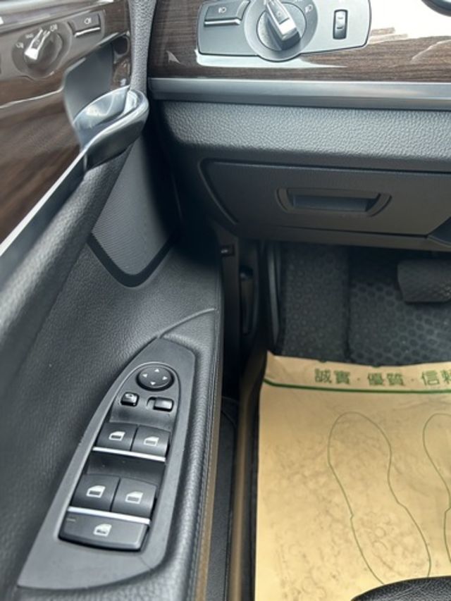 BMW寶馬 740LI  第9張相片