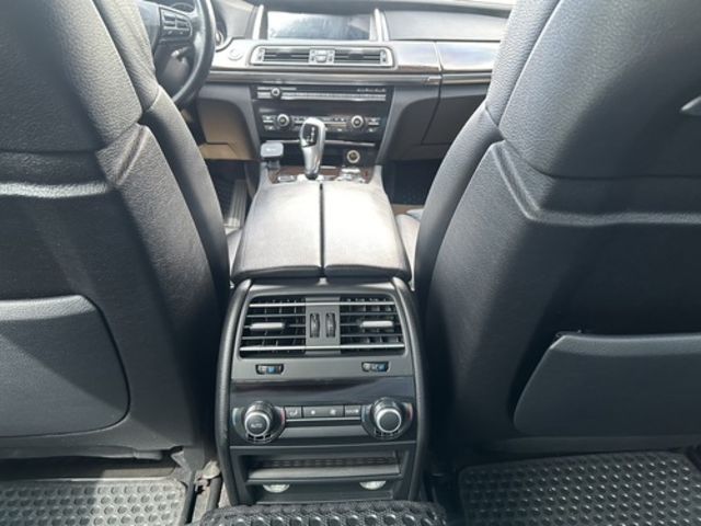 BMW寶馬 740LI  第12張相片