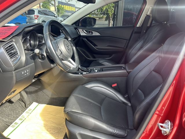MAZDA馬自達 MAZDA 3  第5張相片