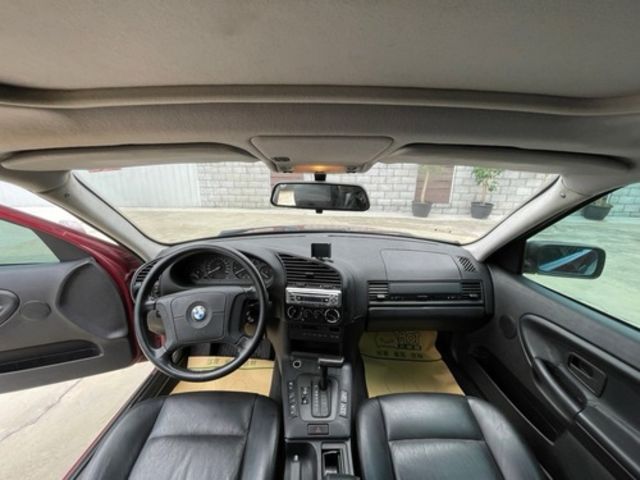 BMW寶馬 318I  第6張相片