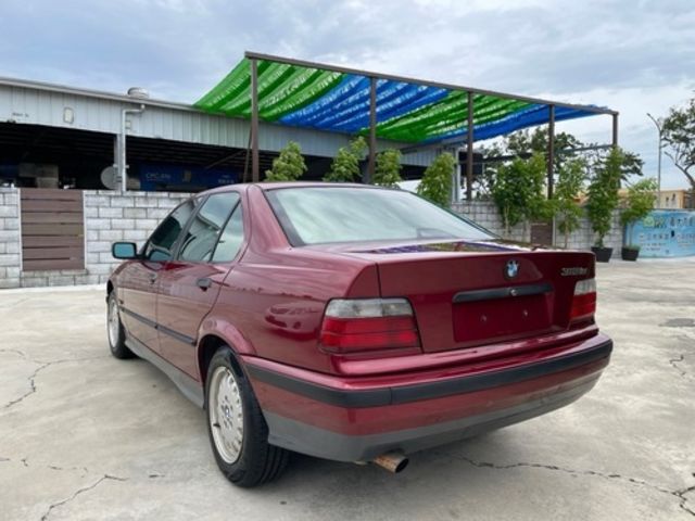 BMW寶馬 318I  第8張相片