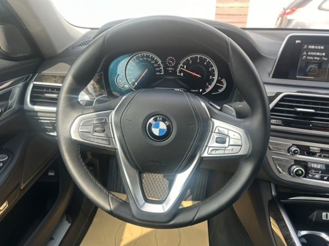BMW寶馬 740LI  第8張相片