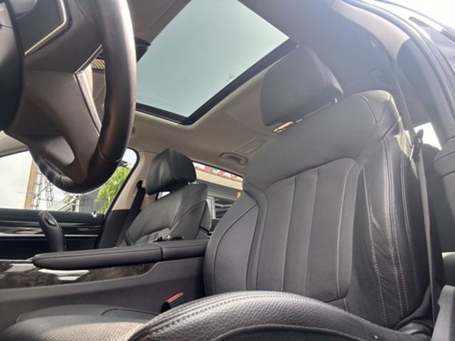 BMW寶馬 740LI  第11張相片
