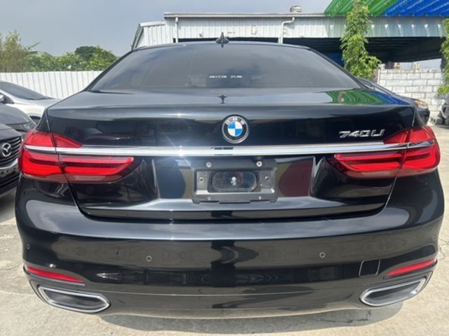 BMW寶馬 740LI  第16張相片