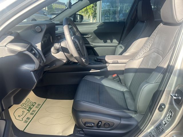 LEXUS凌志 UX200  第5張相片