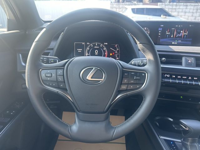 LEXUS凌志 UX200  第7張相片