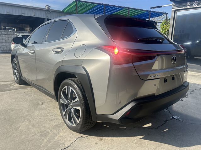 LEXUS凌志 UX200  第12張相片