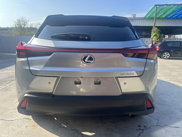 LEXUS凌志 UX200  第13張相片