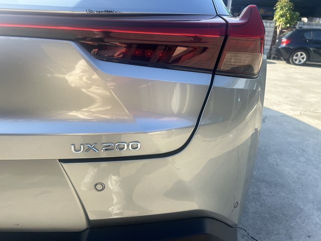 LEXUS凌志 UX200  第15張相片