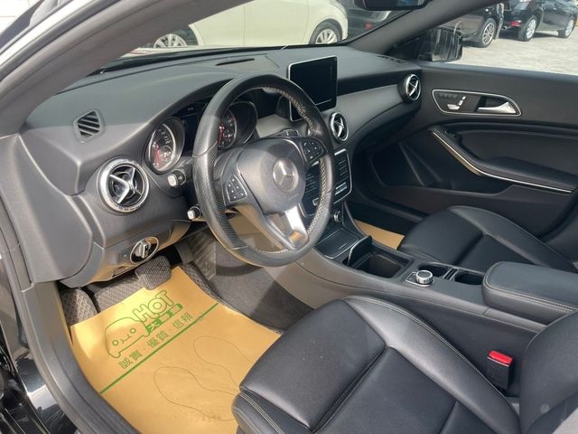 M-BENZ賓士 CLA200  第6張相片