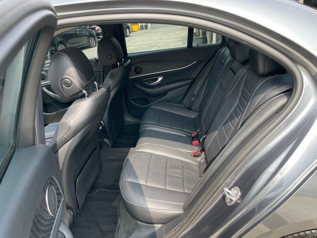 M-BENZ賓士 E200  第7張相片