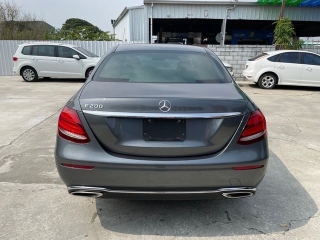 M-BENZ賓士 E200  第8張相片