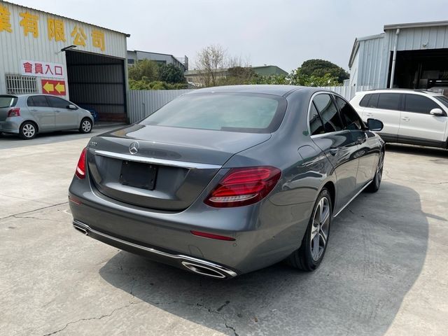 M-BENZ賓士 E200  第10張相片