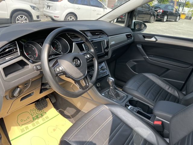 VOLKSWAGEN福斯 TOURAN  第7張相片
